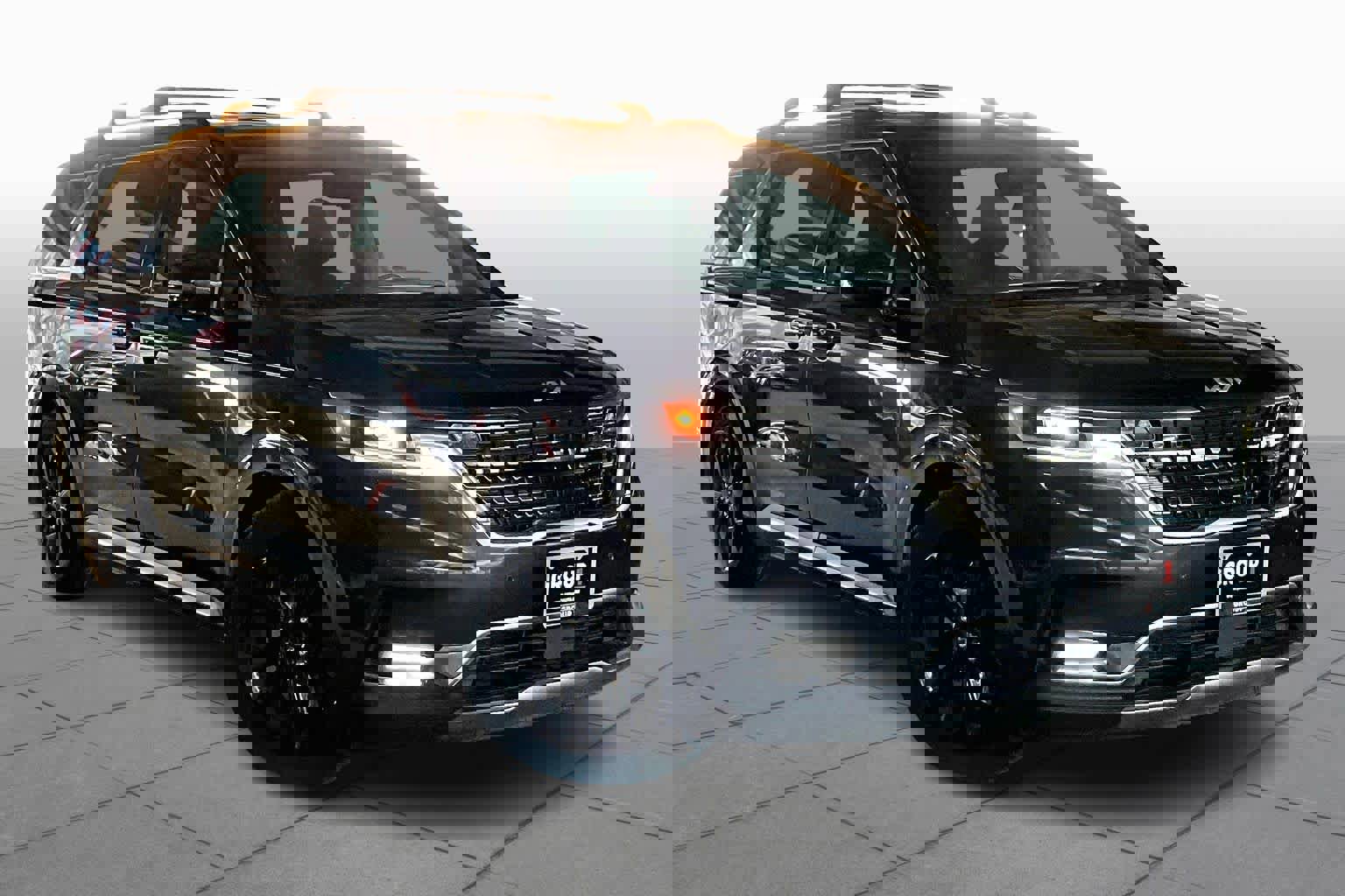 Used 2022 Kia Carnival SX Prestige image 2