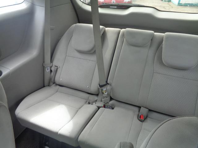 Used 2016 Kia Sedona L image 24