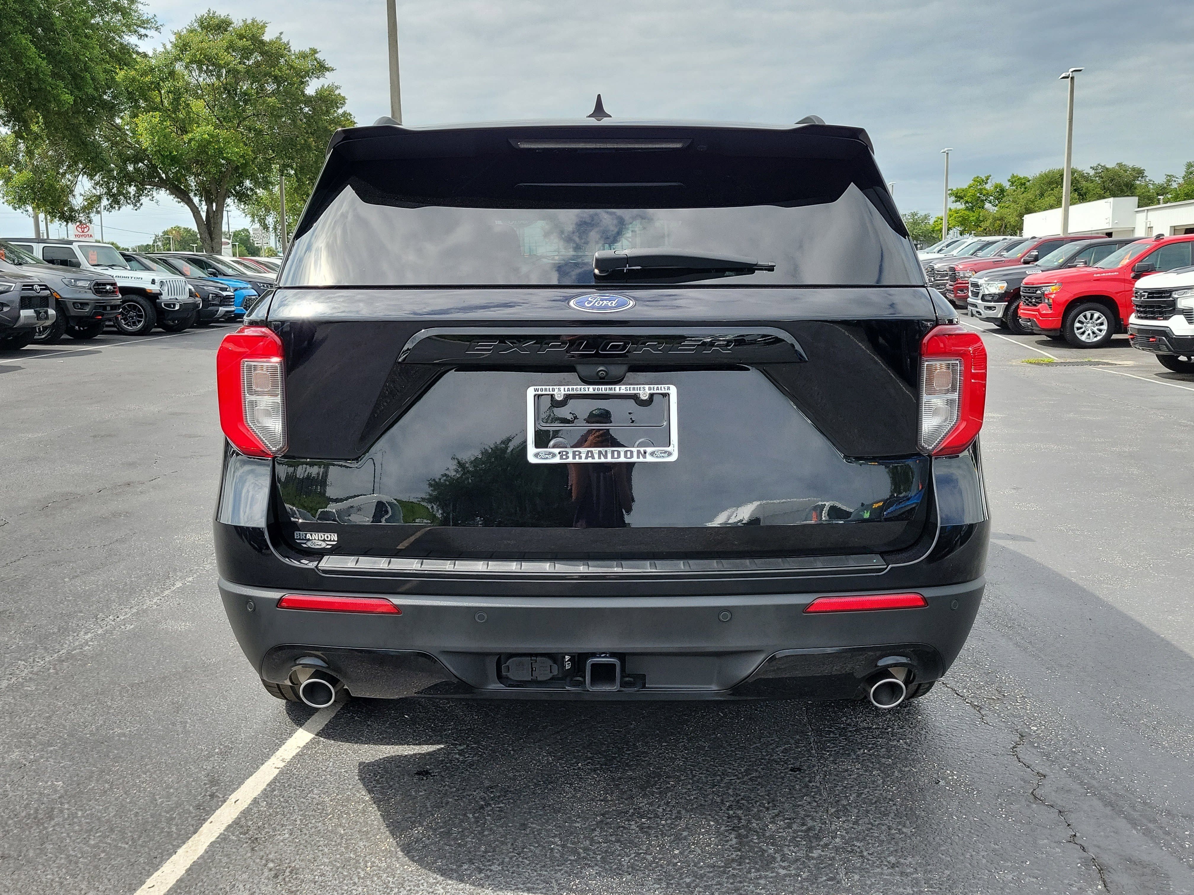 Used 2023 Ford Explorer ST-Line w/ Class IV Trailer Tow Package RWD image 9