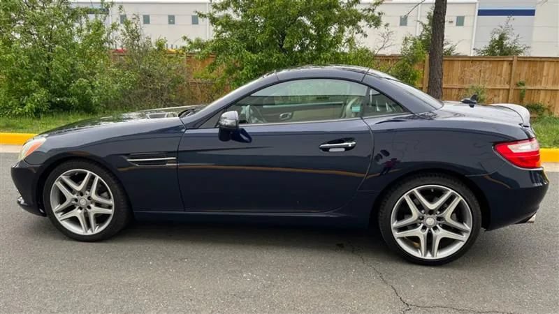 Used 2014 Mercedes-Benz SLK 250 image 10