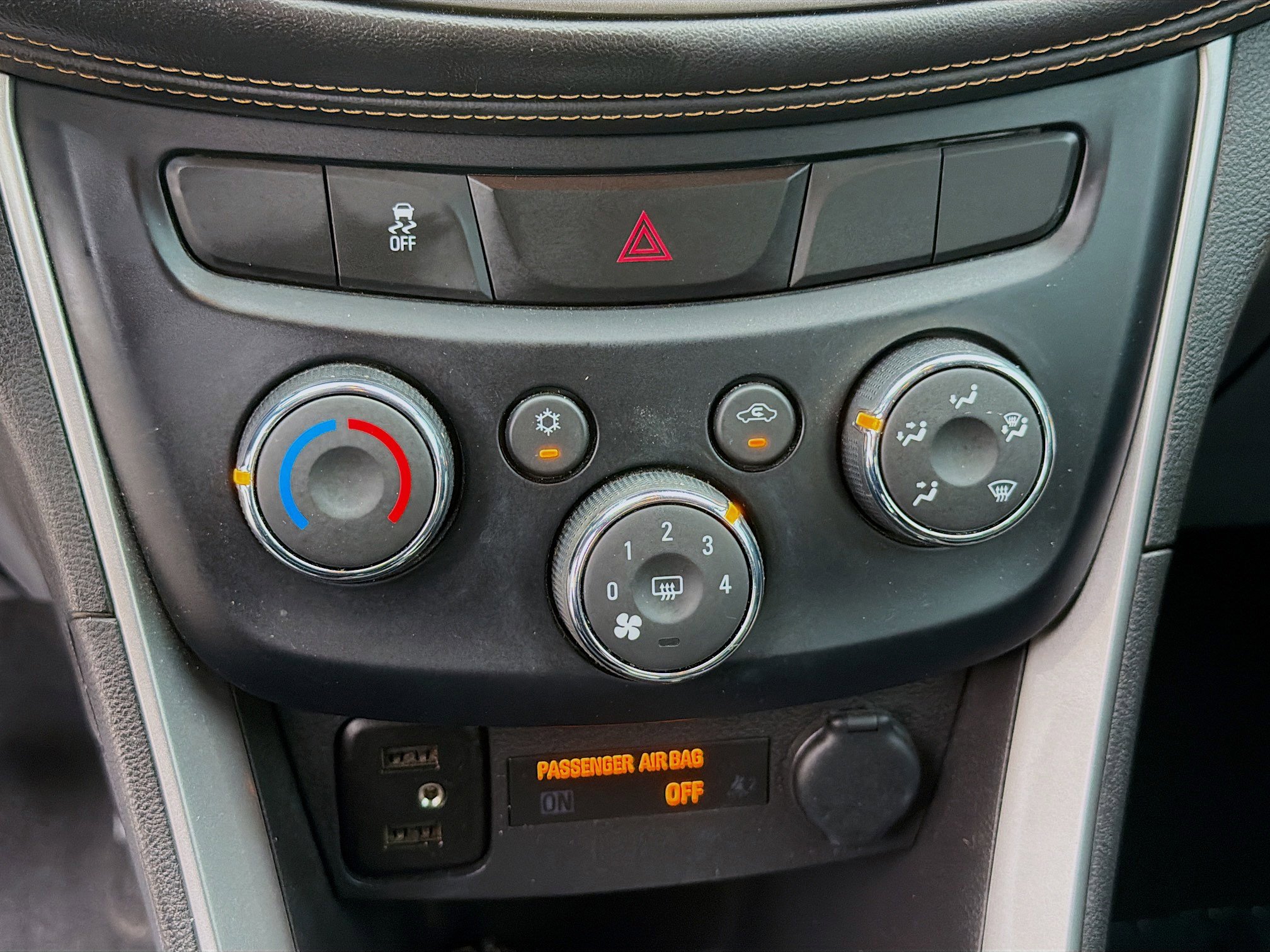 Used 2019 Chevrolet Trax LT w/ LT Convenience Package FWD image 15