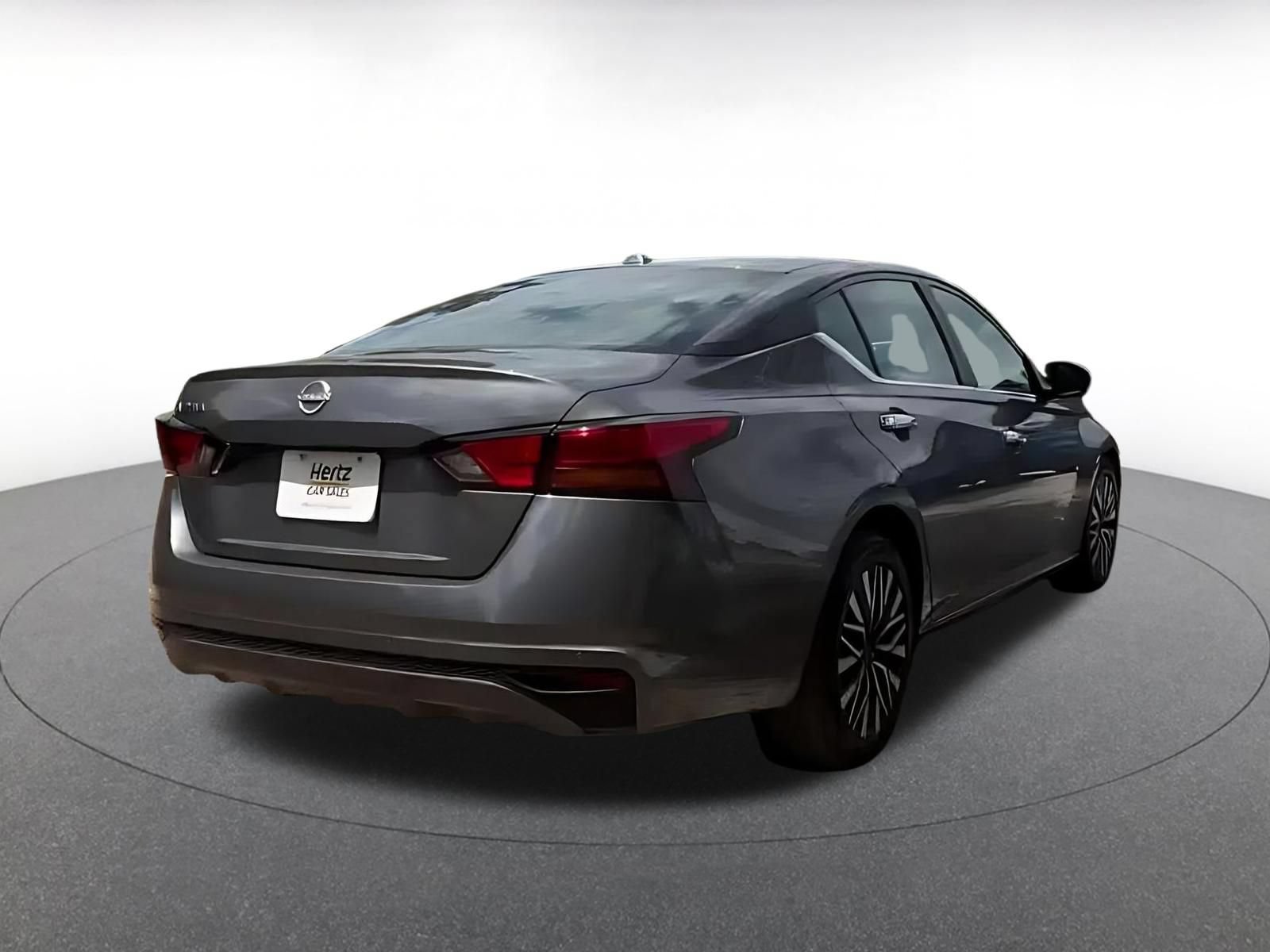 Used 2025 Nissan Altima 2.5 SV FWD image 16