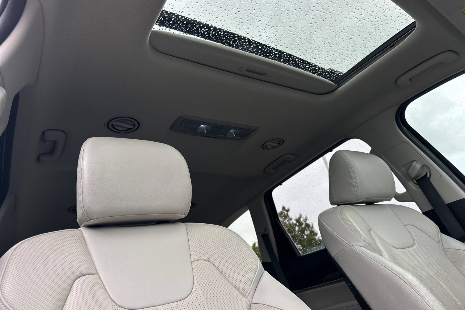 Certified 2023 Kia Telluride EX w/ EX Captain's Chair Package FWD image 17