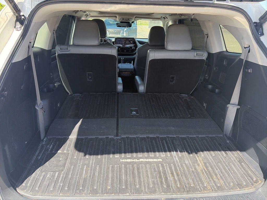 Used 2021 Toyota Highlander Platinum AWD/4WD image 39