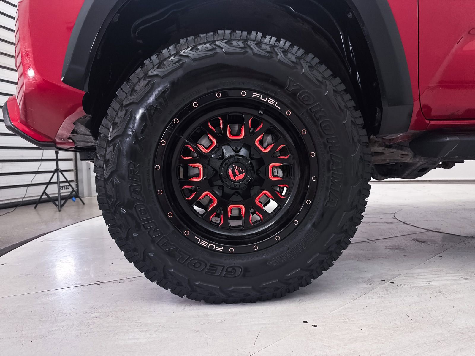 Used 2020 Toyota Tacoma TRD Off-Road w/ TRD Premium Off Road Package AWD/4WD image 15