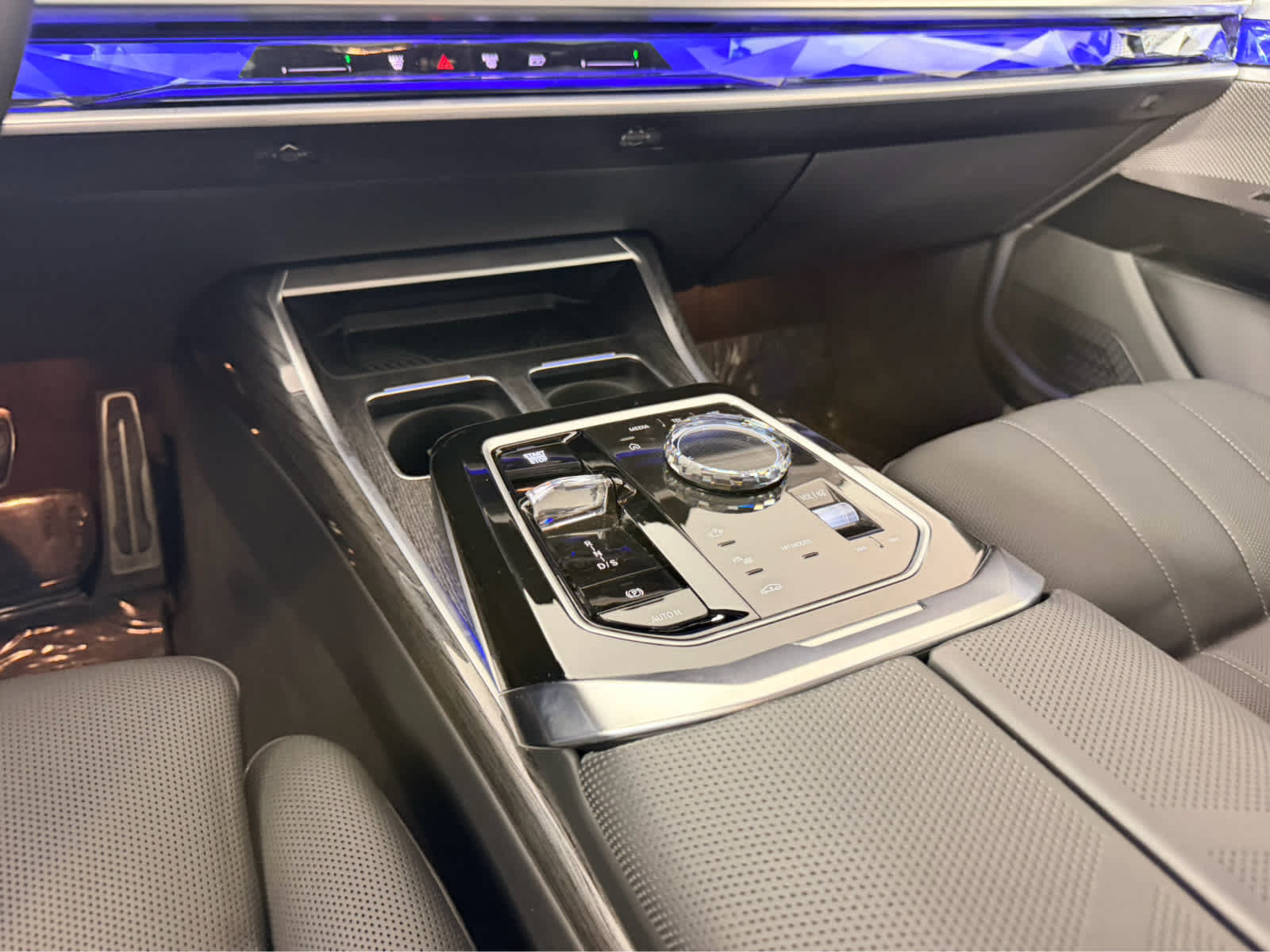 Used 2026 BMW 740i RWD image 15