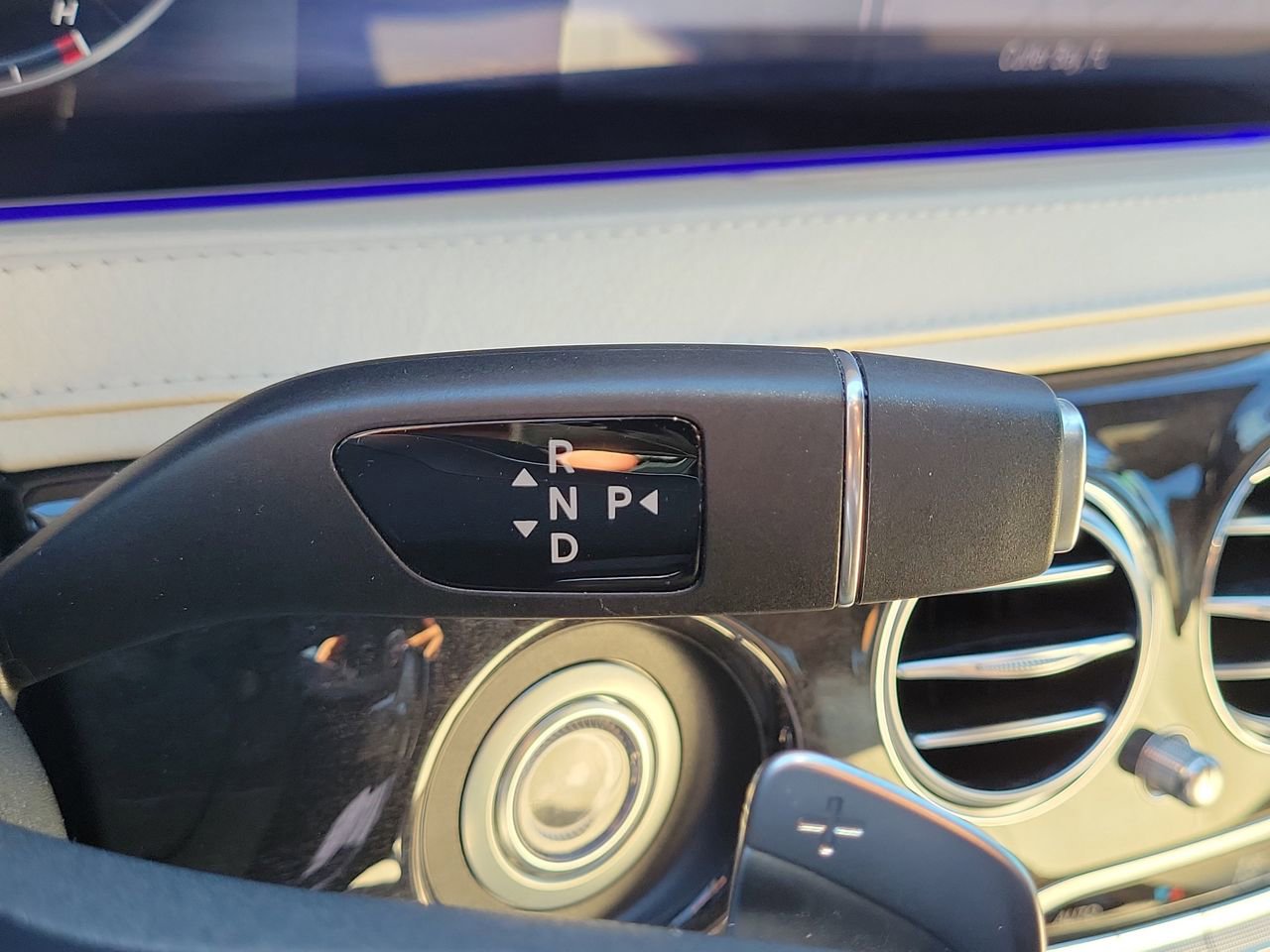 Used 2019 Mercedes-Benz S 560 Sedan image 32