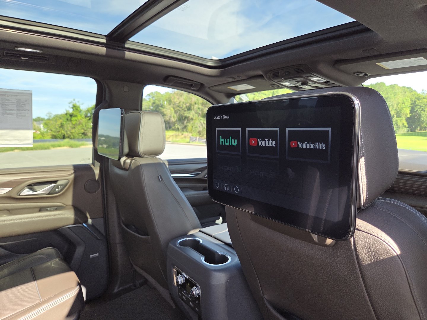 Used 2023 GMC Yukon XL Denali w/ Advanced Technology Package AWD/4WD image 33