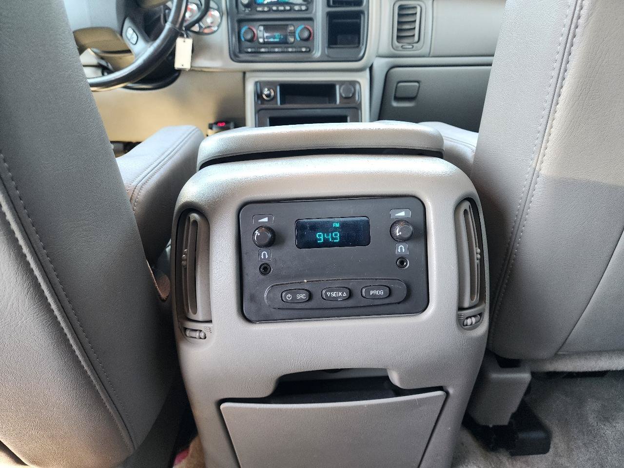 Used 2003 Chevrolet Silverado 2500 LT AWD/4WD image 24