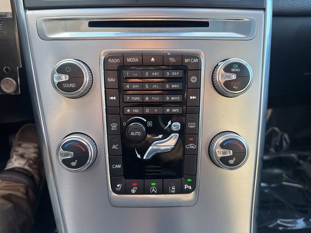 Used 2017 Volvo XC60 T6 Dynamic w/ Advanced Package image 14