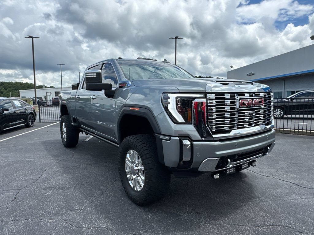 Used 2024 GMC Sierra 2500 Denali w/ Denali Reserve Package AWD/4WD image 4