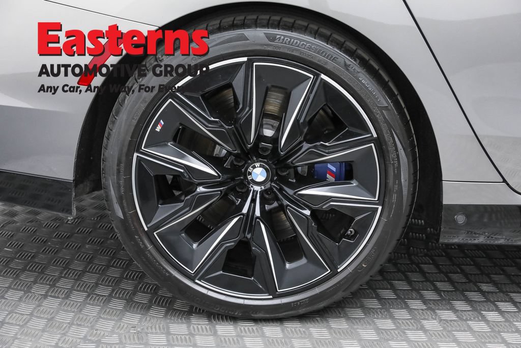 Used 2023 BMW 760i xDrive w/ Executive Package AWD/4WD image 33