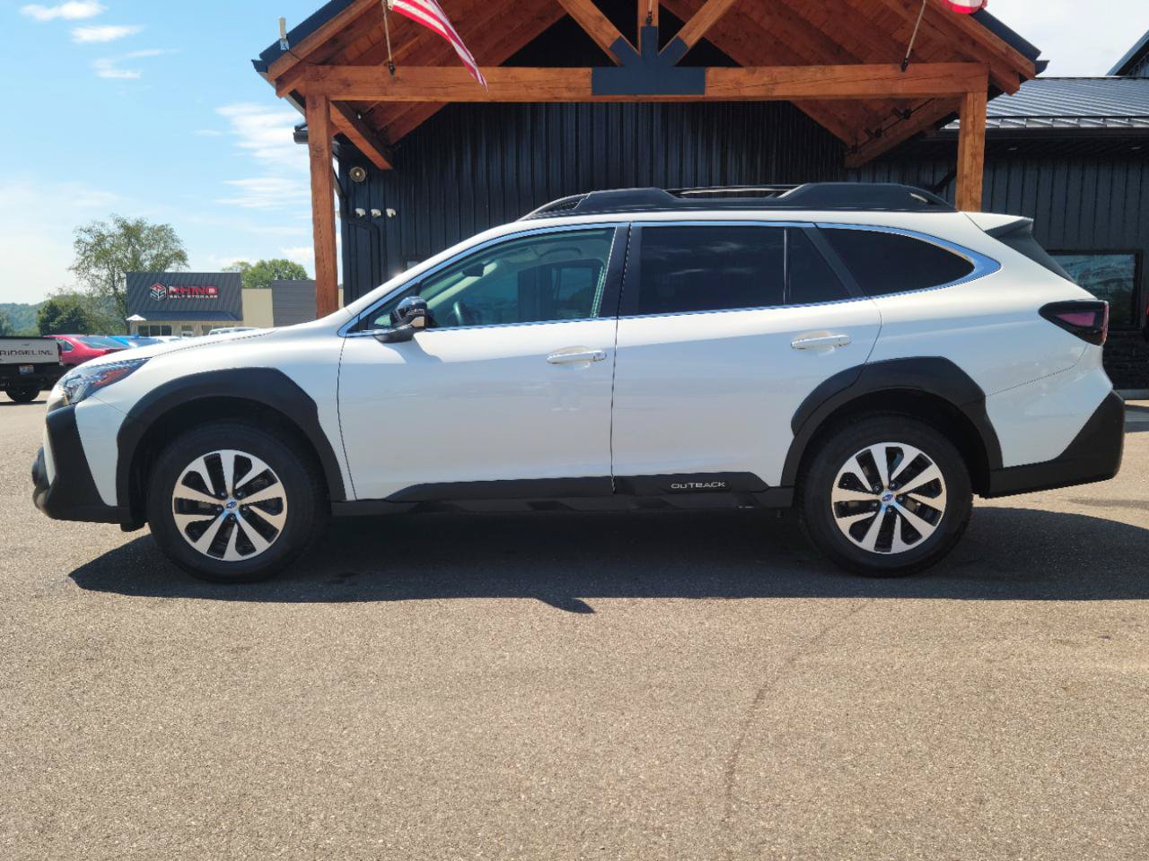Used 2025 Subaru Outback Premium w/ Popular Package #1A AWD/4WD image 19