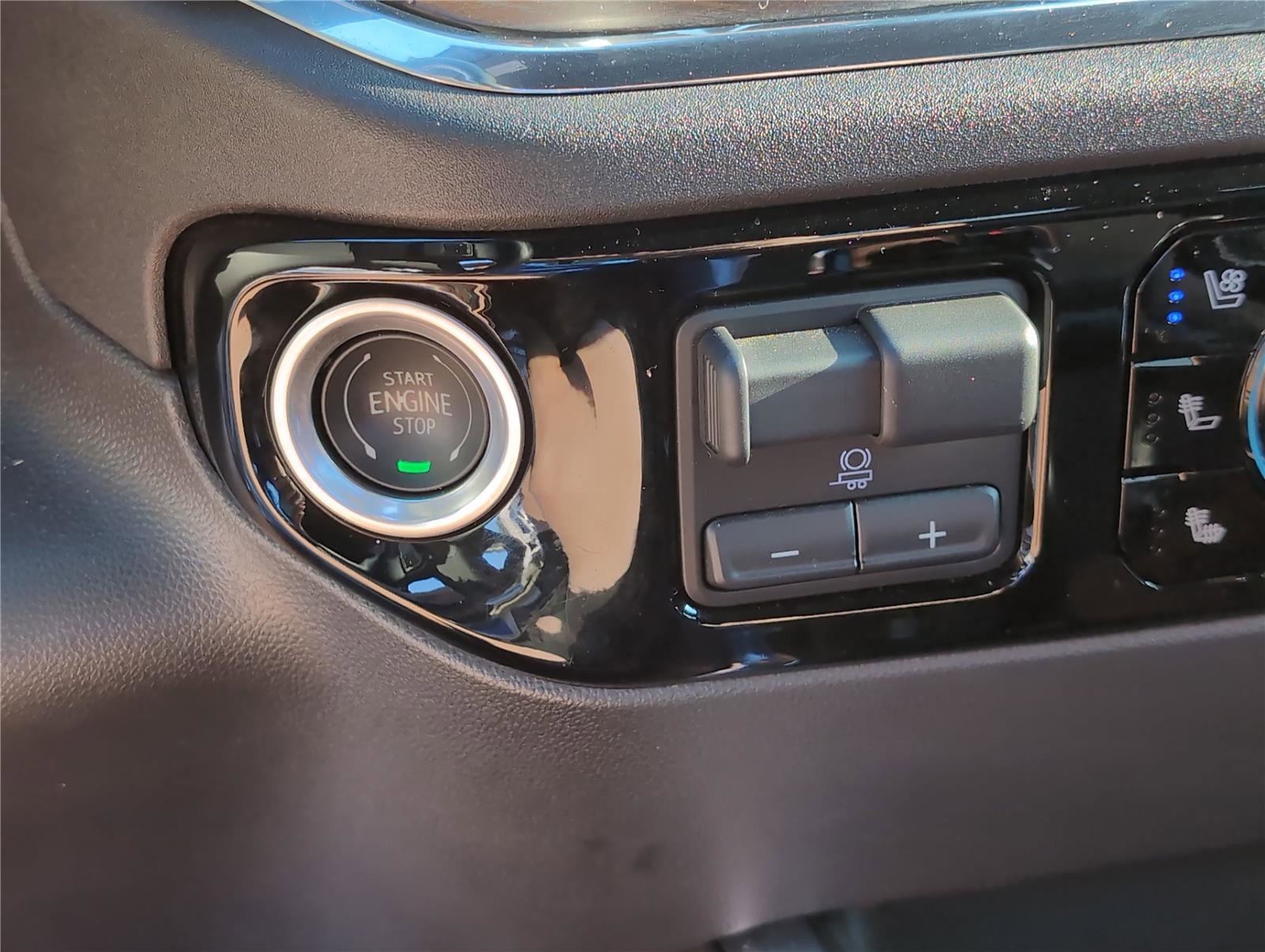 Used 2024 GMC Sierra 1500 SLT w/ SLT Premium Plus Package image 18