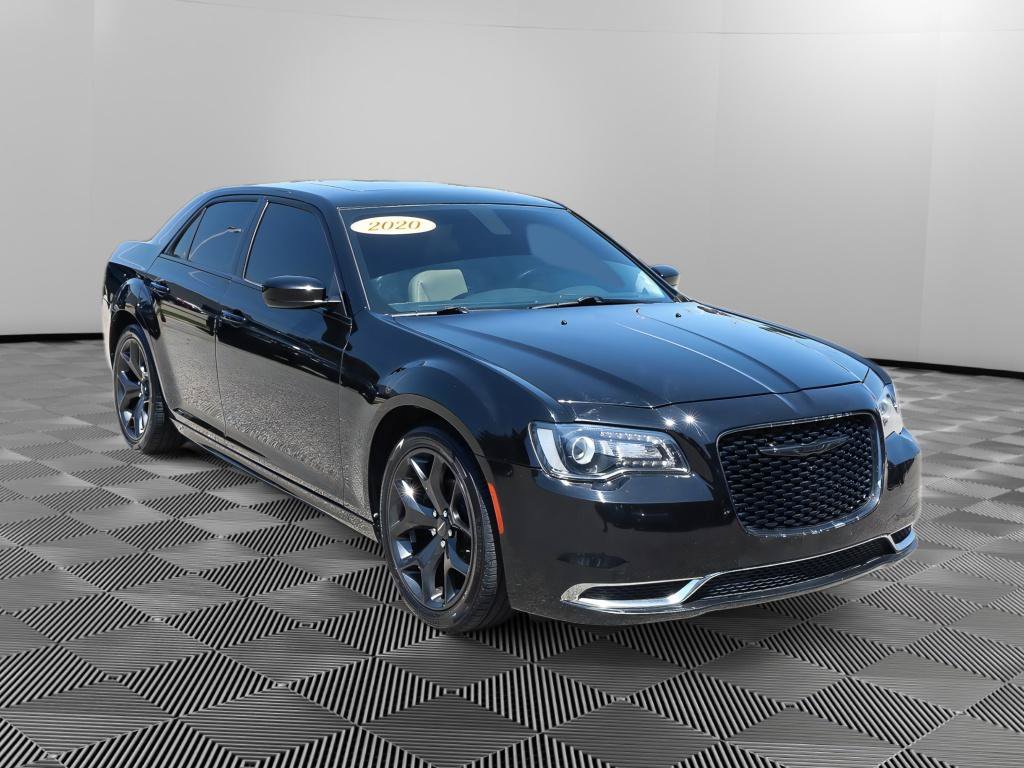 Used 2020 Chrysler 300 Touring L w/ Quick Order Package 2EF RWD image 9