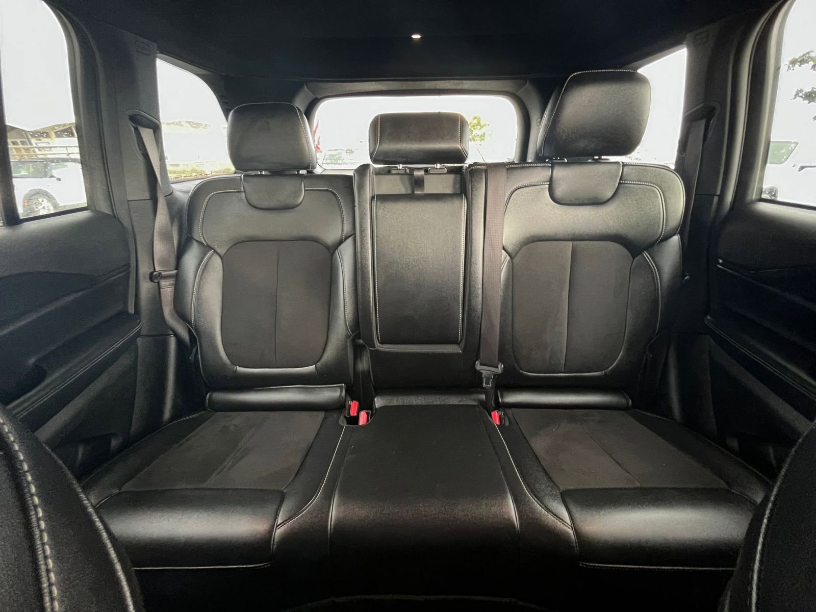 Used 2023 Jeep Grand Cherokee Altitude image 38