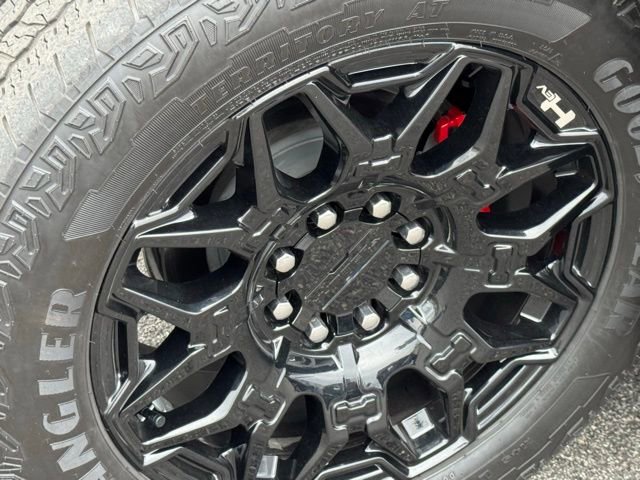 Used 2024 GMC Hummer EV 2X image 13