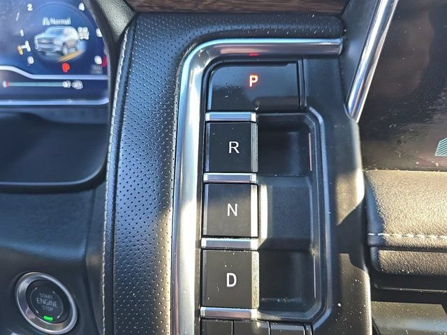 Used 2024 Chevrolet Tahoe Premier w/ Premium Package AWD/4WD image 39