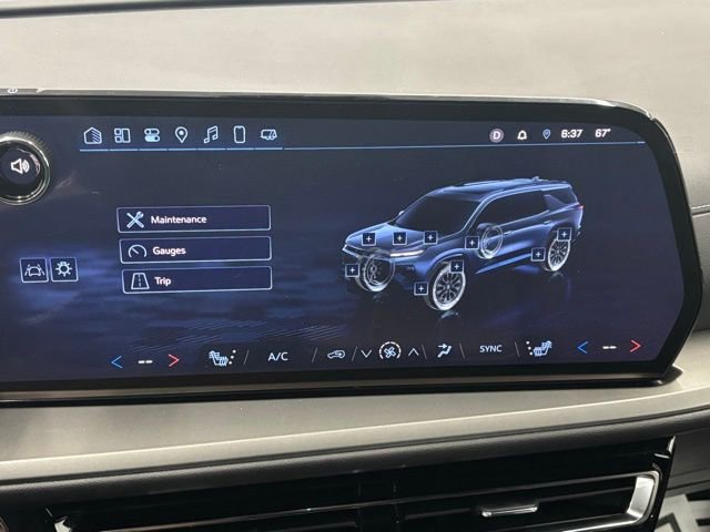 Used 2025 Chevrolet Traverse LT w/ Driver Confidence Package image 32