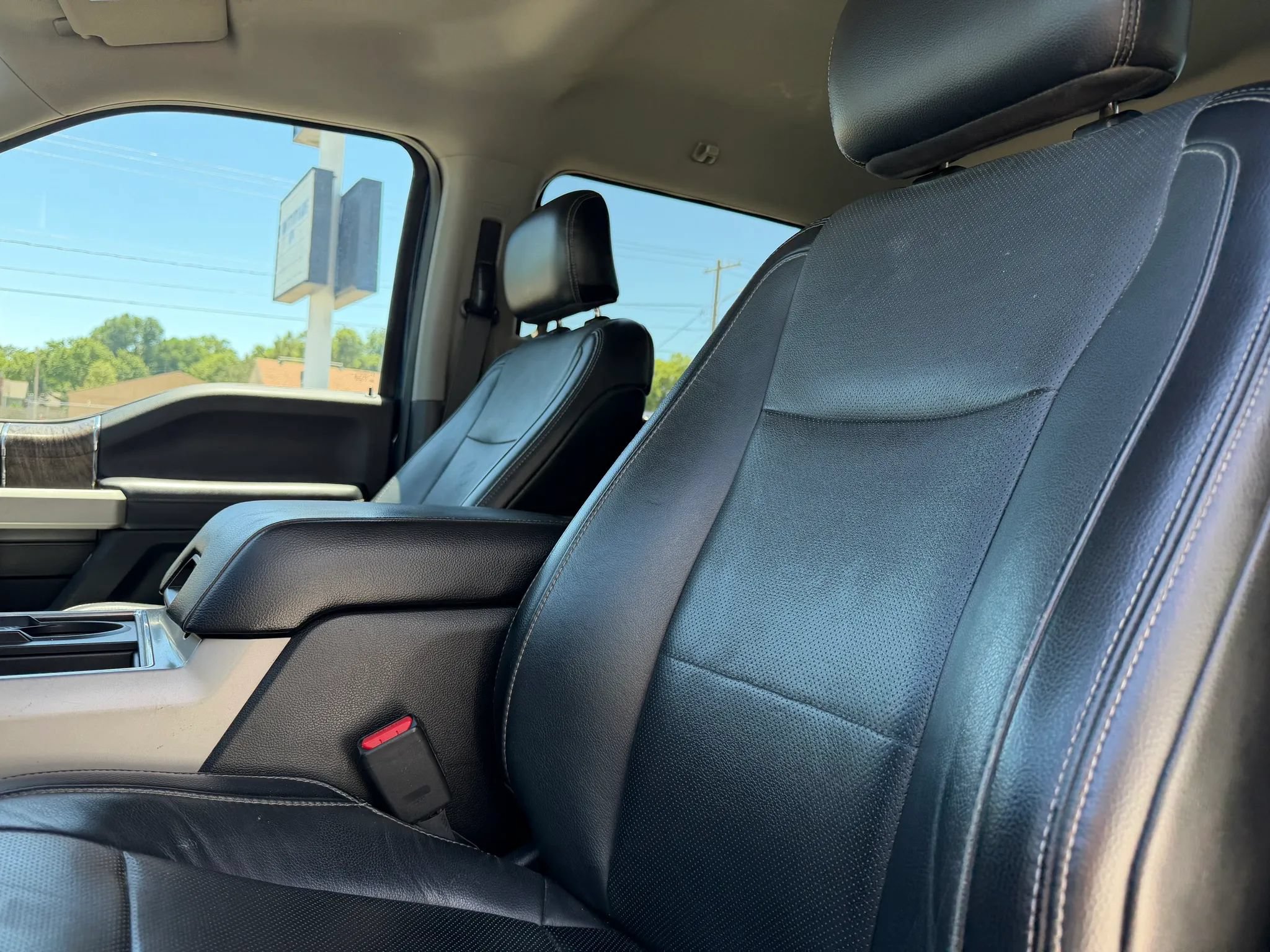 Used 2017 Ford F250 Lariat w/ Chrome Package AWD/4WD image 18