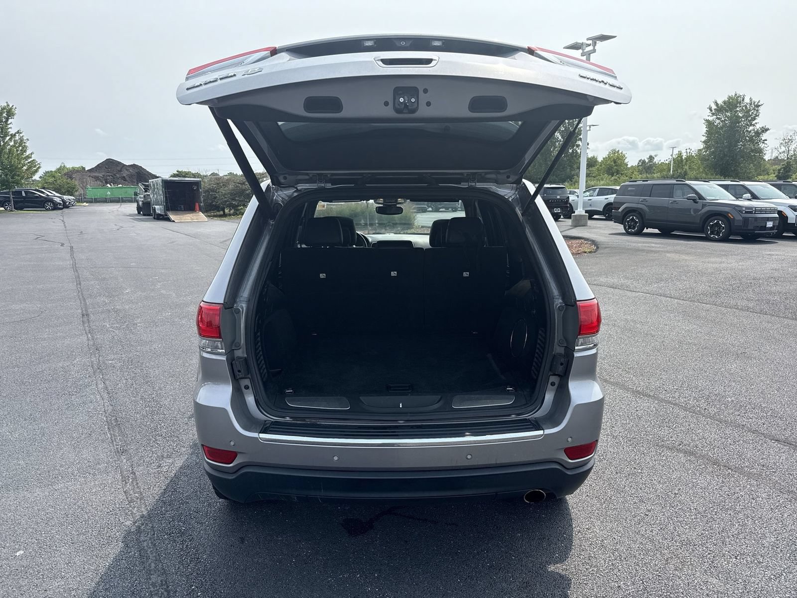Used 2019 Jeep Grand Cherokee Limited w/ Luxury Group II AWD/4WD image 25