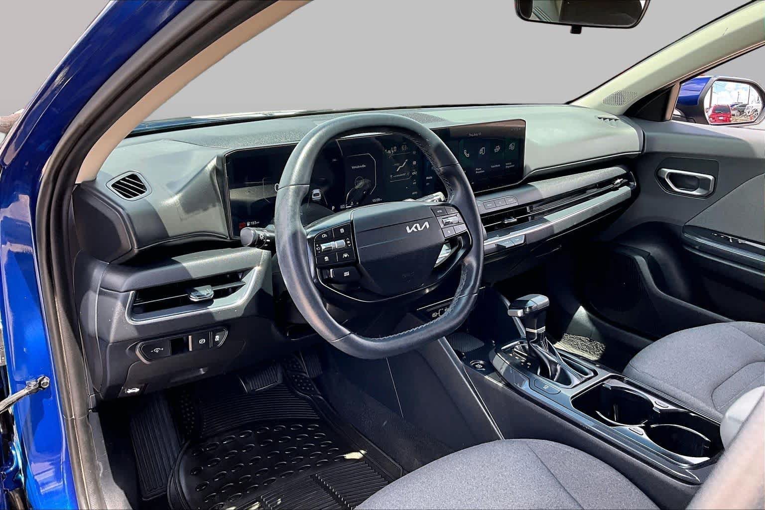 Used 2025 Kia K4 EX FWD image 17