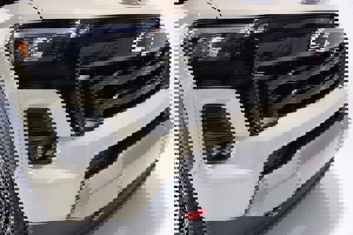 Used 2024 Chevrolet Colorado Z71 w/ Z71 Convenience Package 2 image 27