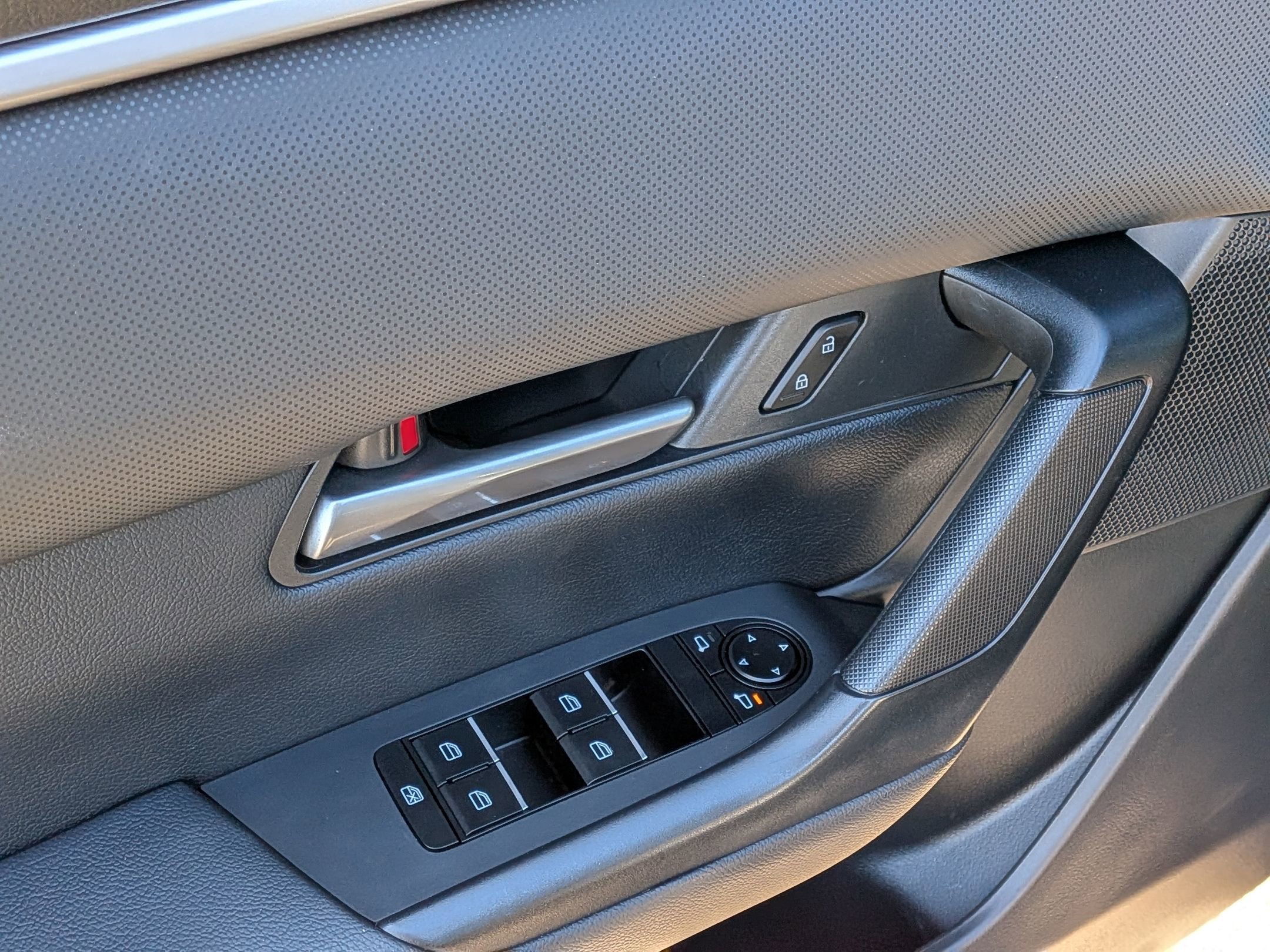 Used 2024 MAZDA CX-50 AWD 2.5 S w/ Weather Package image 9