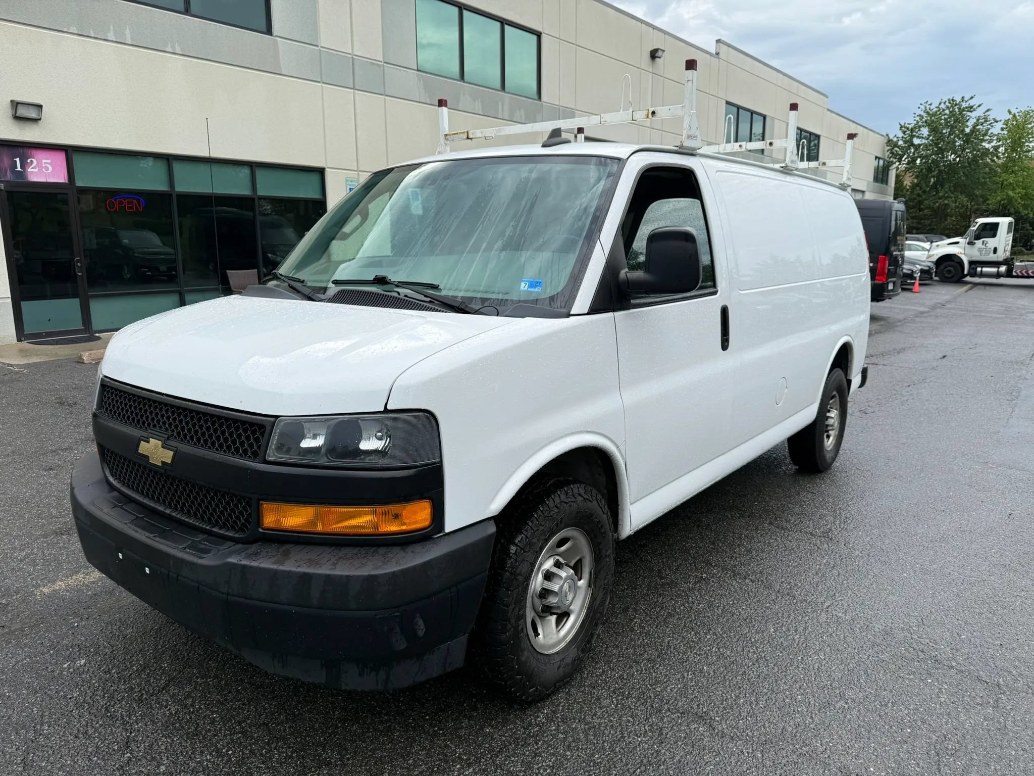 Used 2021 Chevrolet Express 2500 w/ Driver Convenience Package RWD image 11