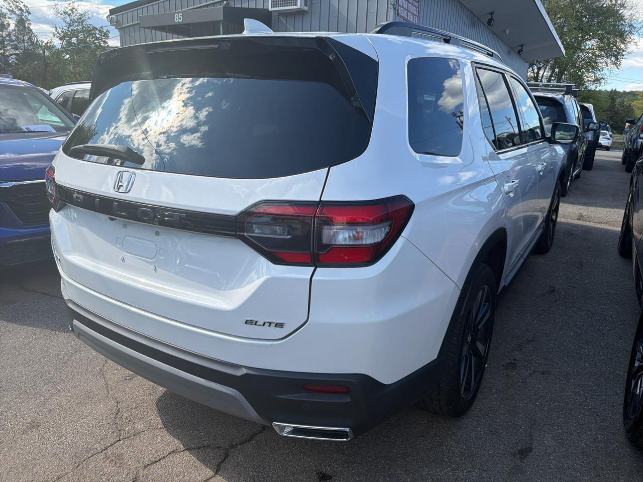 Used 2024 Honda Pilot Elite image 6