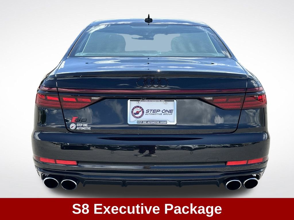 Used 2024 Audi S8 AWD/4WD image 5