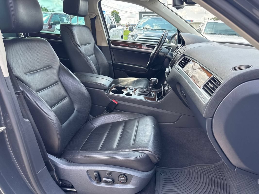 Used 2016 Volkswagen Touareg VR6 AWD/4WD image 19