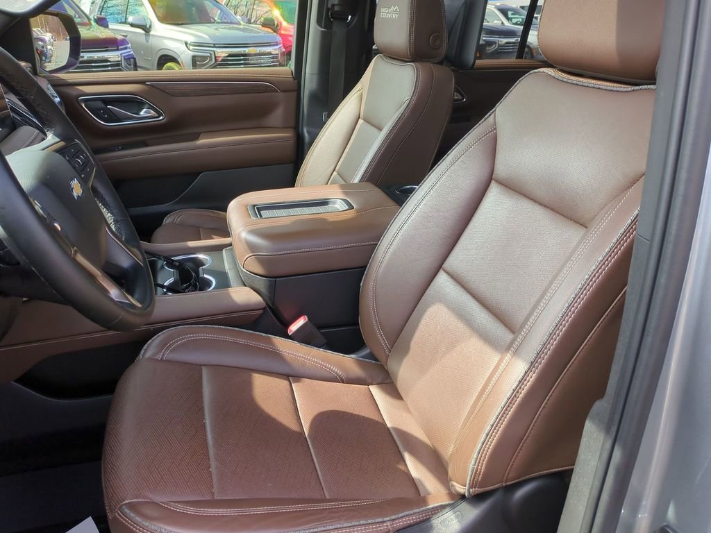 Used 2024 Chevrolet Tahoe High Country w/ Premium Package image 12