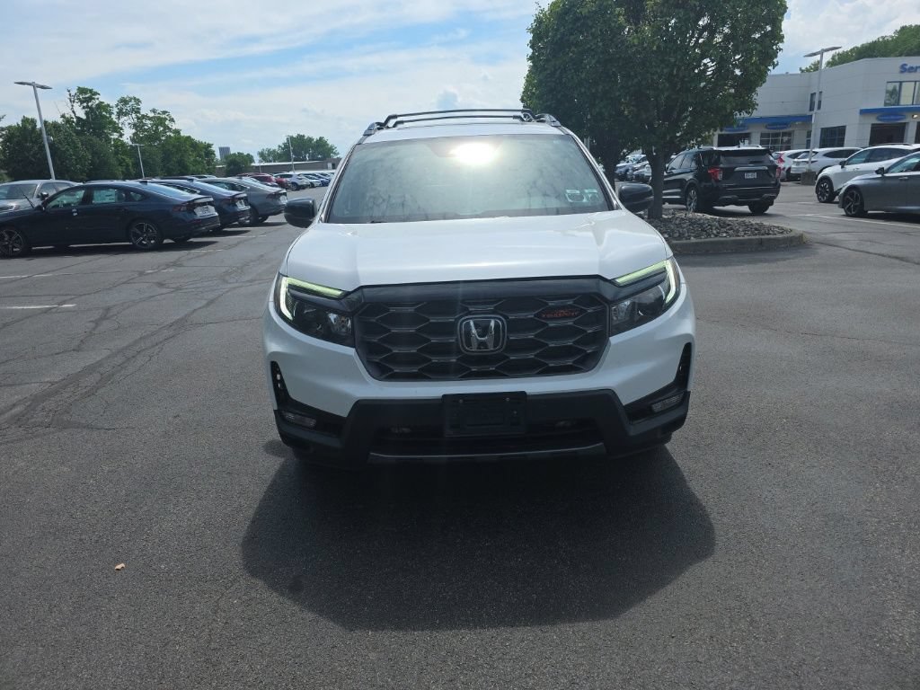 Used 2023 Honda Passport TrailSport image 2