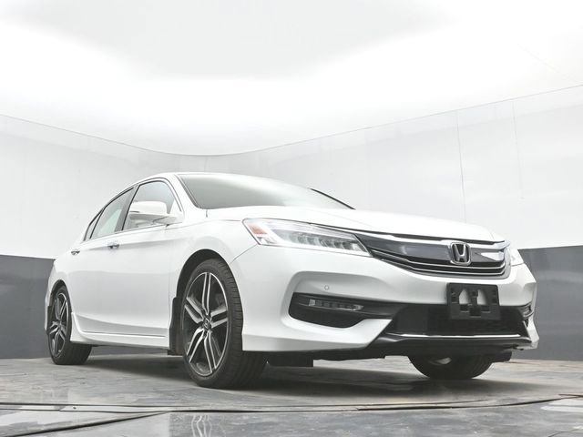 Used 2017 Honda Accord Touring image 39