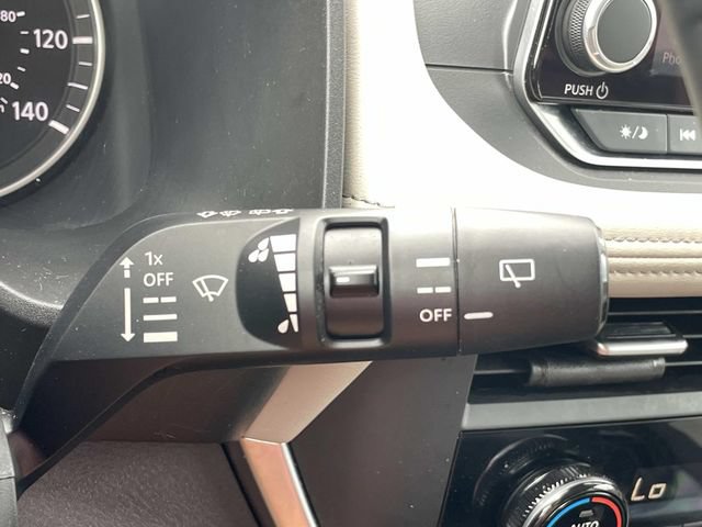 Used 2025 Nissan Rogue SV AWD/4WD image 21