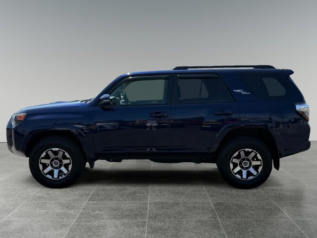 Used 2021 Toyota 4Runner TRD Off-Road Premium AWD/4WD image 2