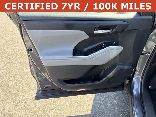 Used 2023 Toyota Highlander XLE FWD image 13