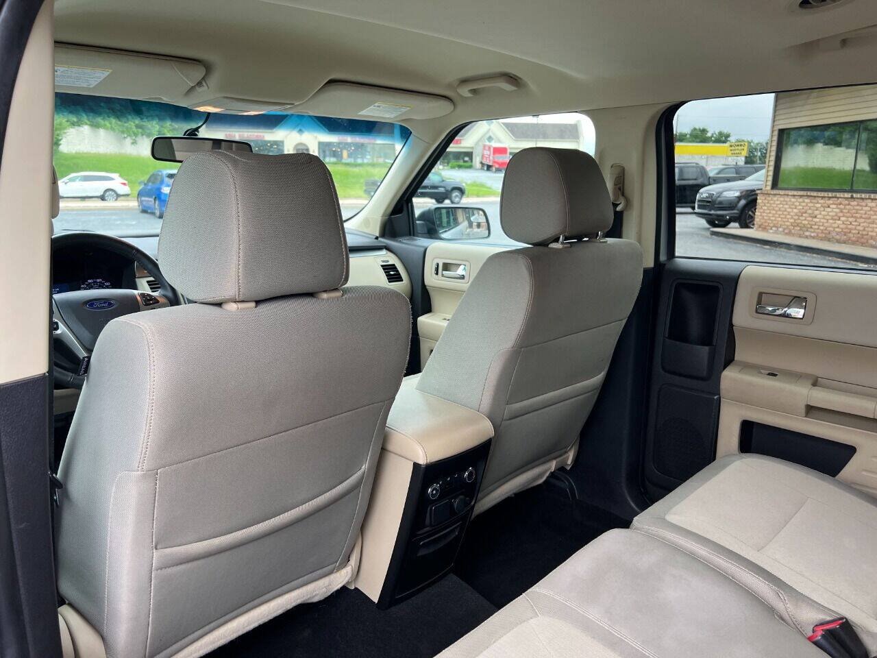 Used 2019 Ford Flex SE FWD image 21