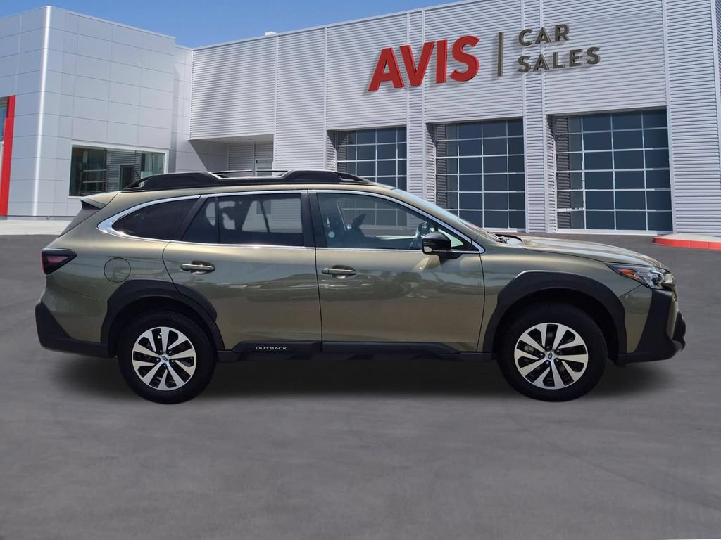 Used 2025 Subaru Outback Premium AWD/4WD image 5