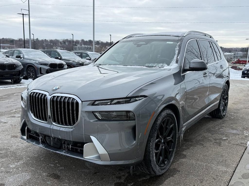 Used 2024 BMW X7 xDrive40i w/ Executive Package image 7