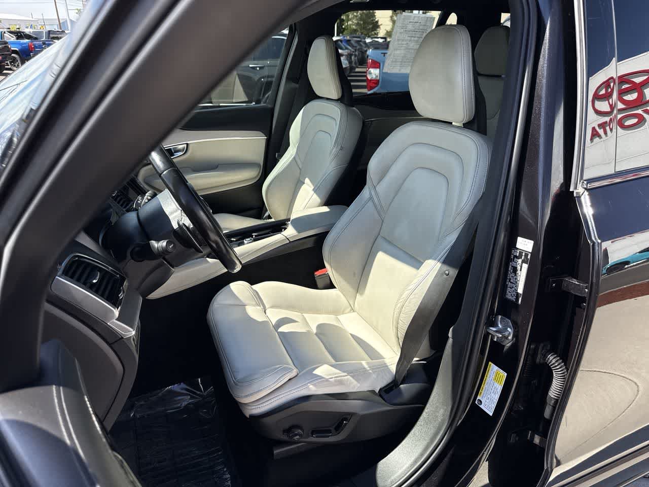 Used 2020 Volvo XC90 T8 R-Design w/ Protection Package Premier AWD/4WD image 10
