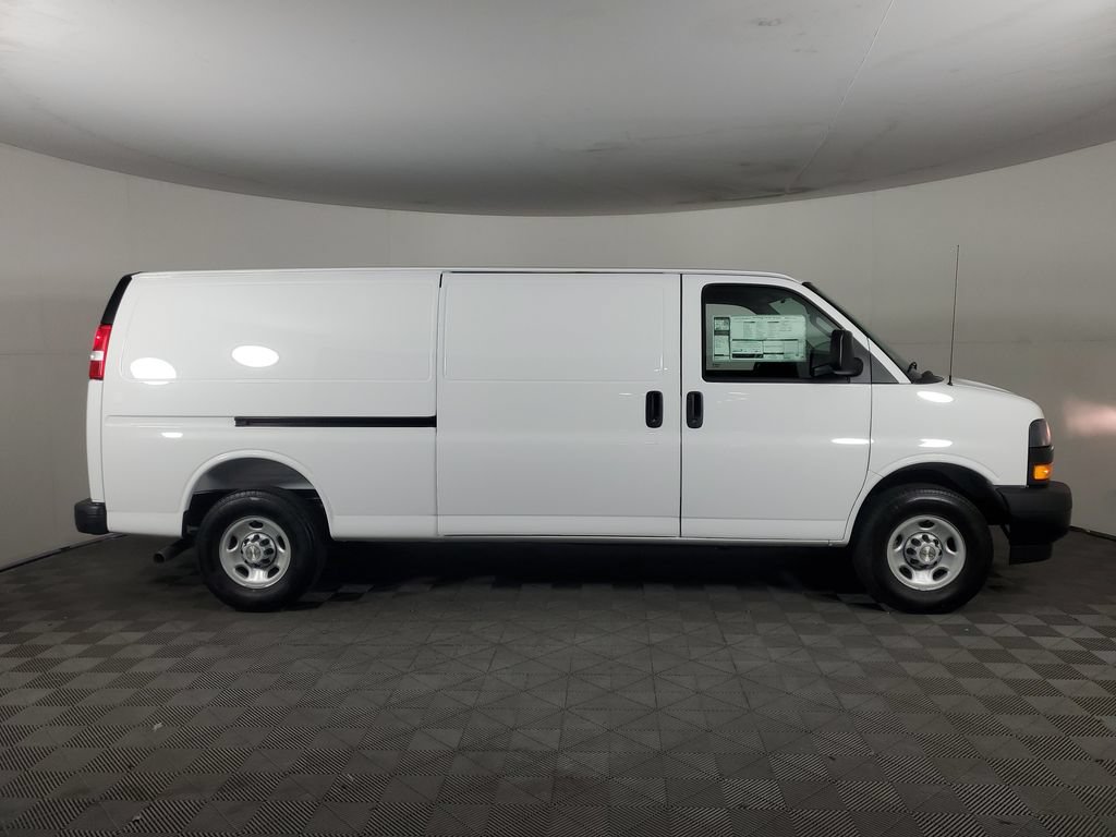 New 2026 Chevrolet Express 2500 Extended w/ Communications Package RWD image 2