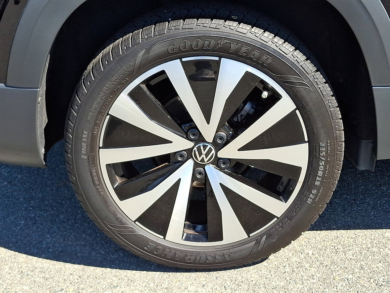 Certified 2023 Volkswagen Taos SE w/ Panoramic Sunroof Package FWD image 8