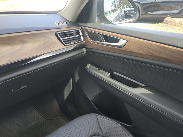 Used 2024 Volkswagen Atlas SE FWD image 19