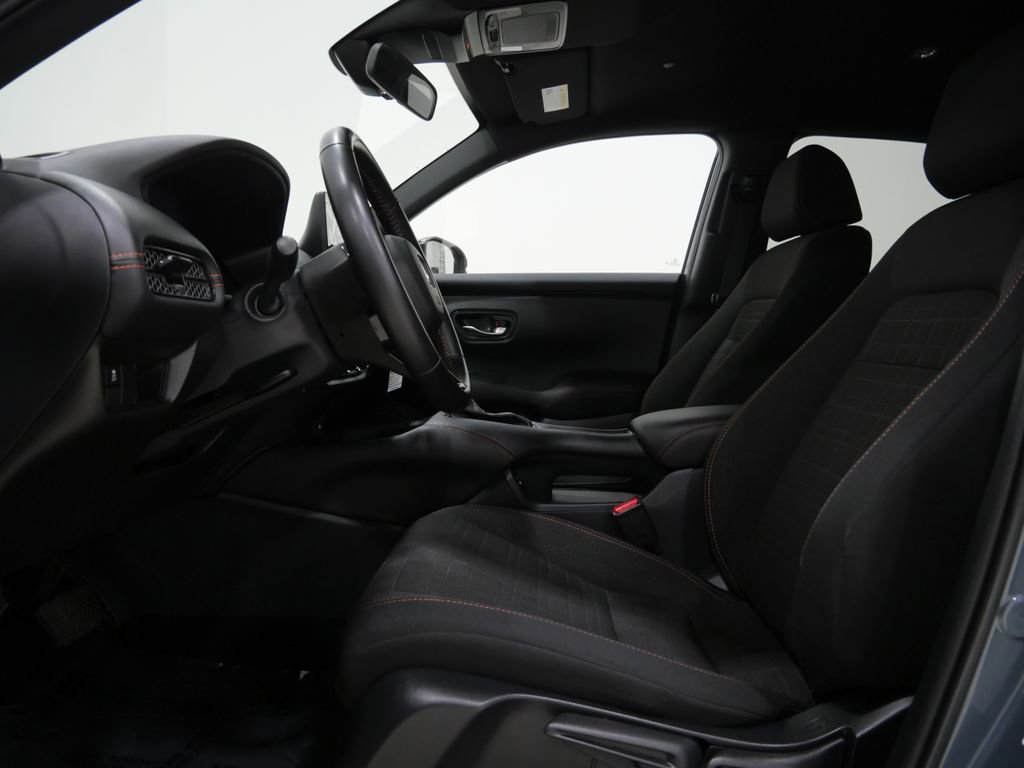 Used 2025 Honda HR-V Sport image 9