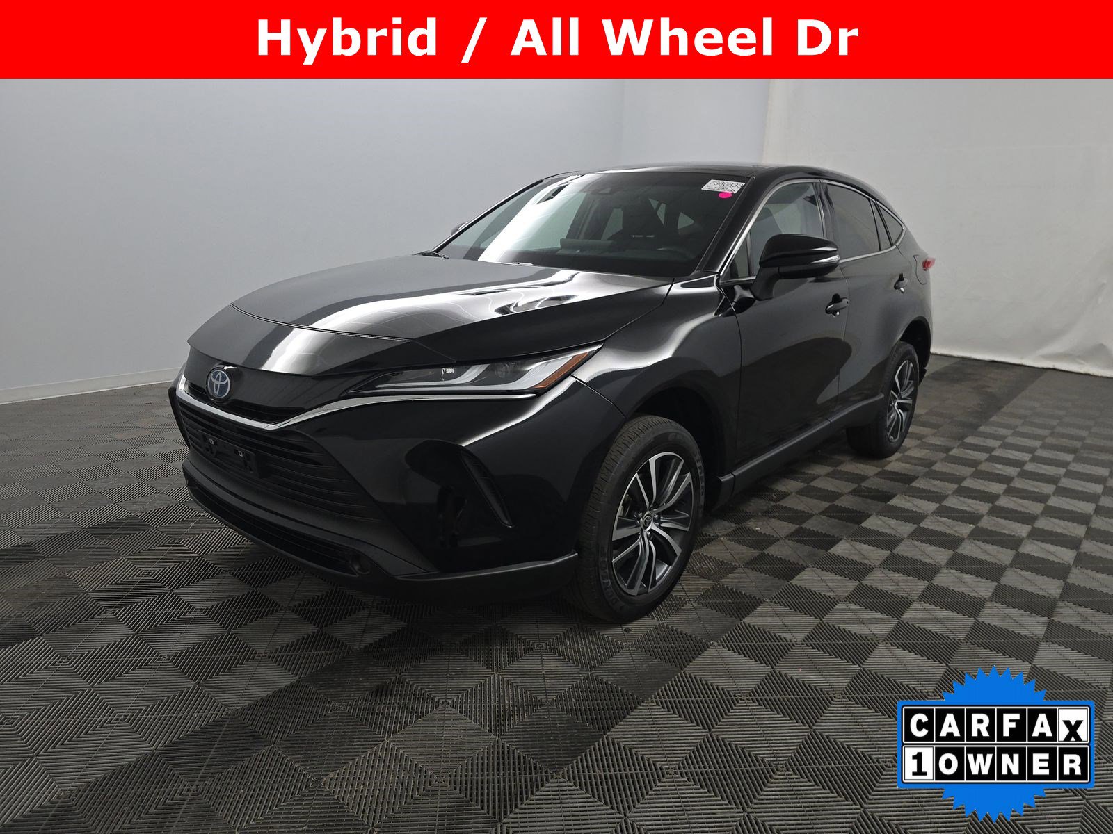 Used 2023 Toyota Venza LE AWD/4WD image 1