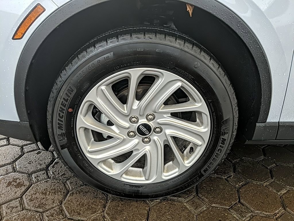 Certified 2025 Lincoln Corsair AWD image 10