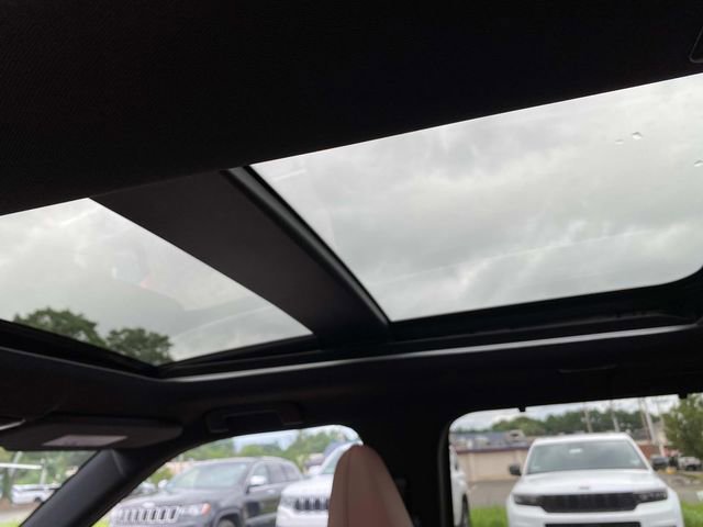 New 2025 Mitsubishi Outlander SEL image 9