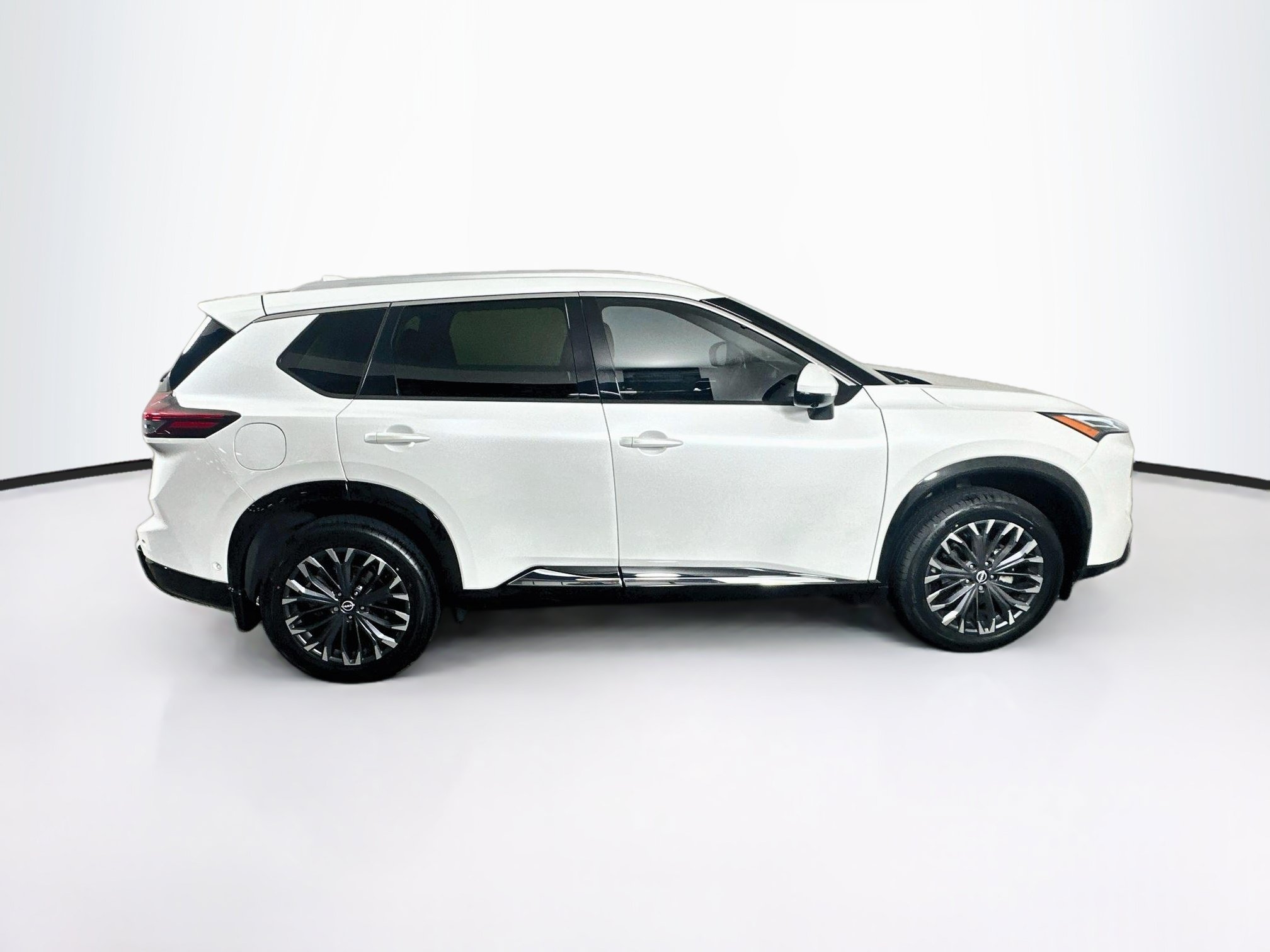 Used 2024 Nissan Rogue Platinum w/ Platinum Premium Package FWD image 10